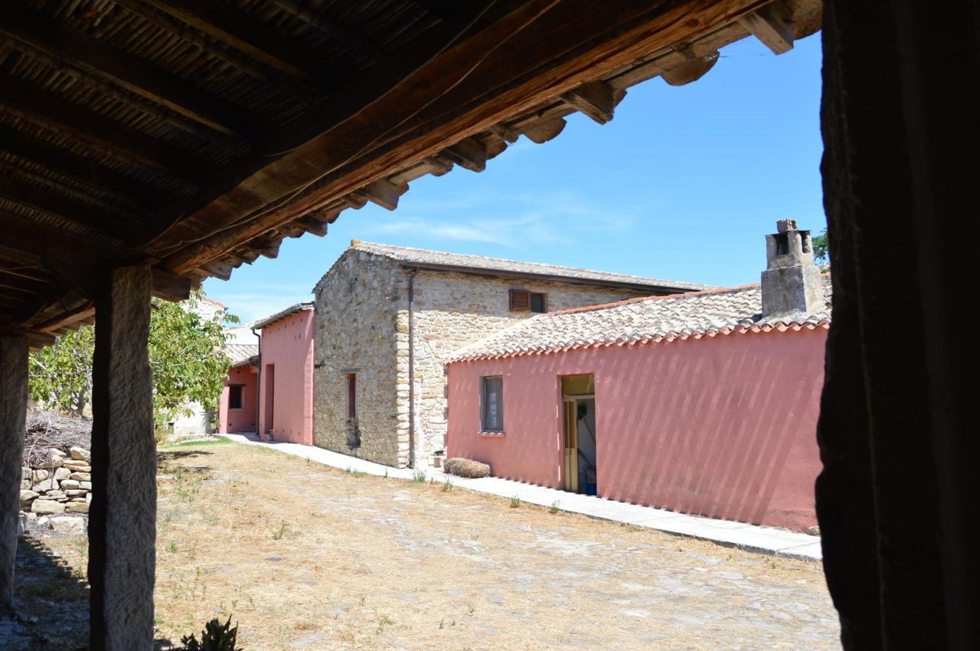 Sa Domu De Sa Contissa Bed & Breakfast Selegas Exterior photo